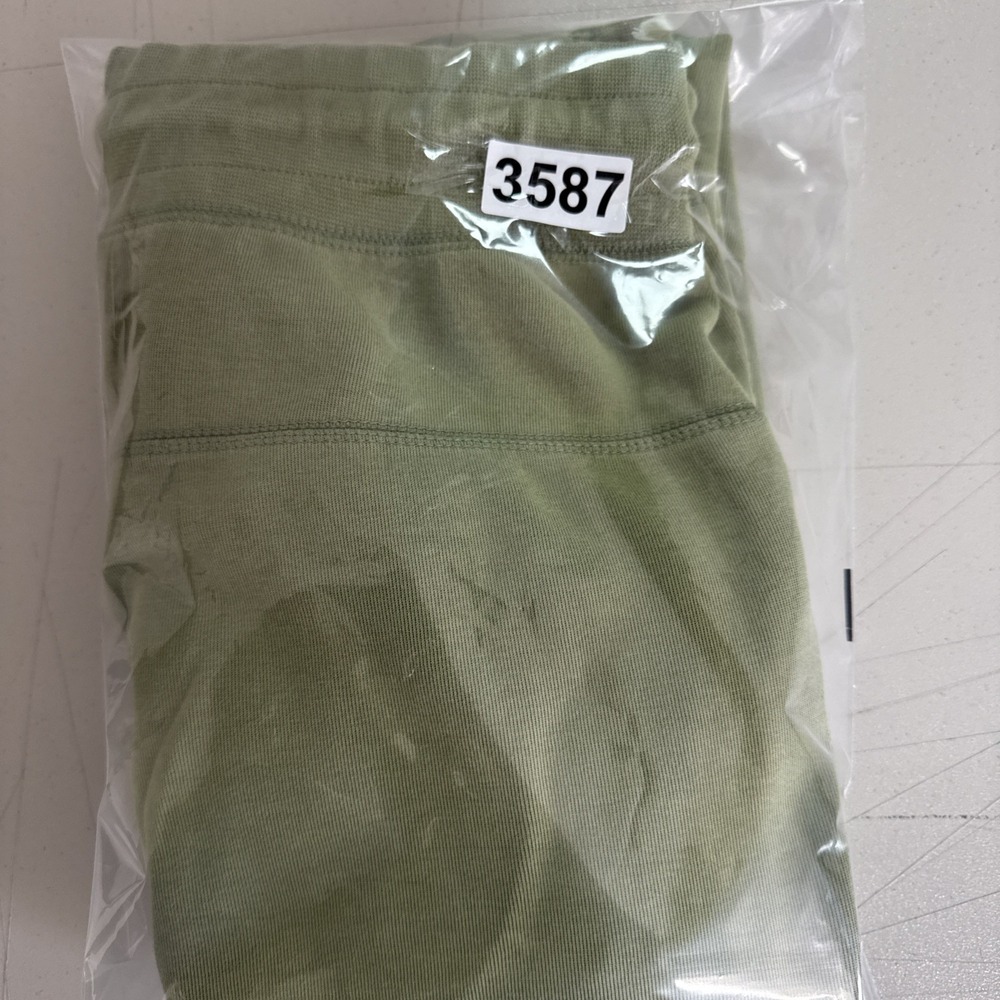 Nike Tech Fleece Jogger Pants Womens Sz Medium Green Athletic Pockets Athleisure - Picture 11 of 11
